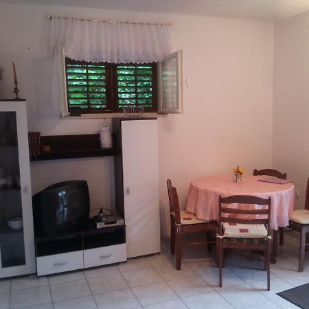 Appartement Zora à Seget Vranjica Extérieur photo
